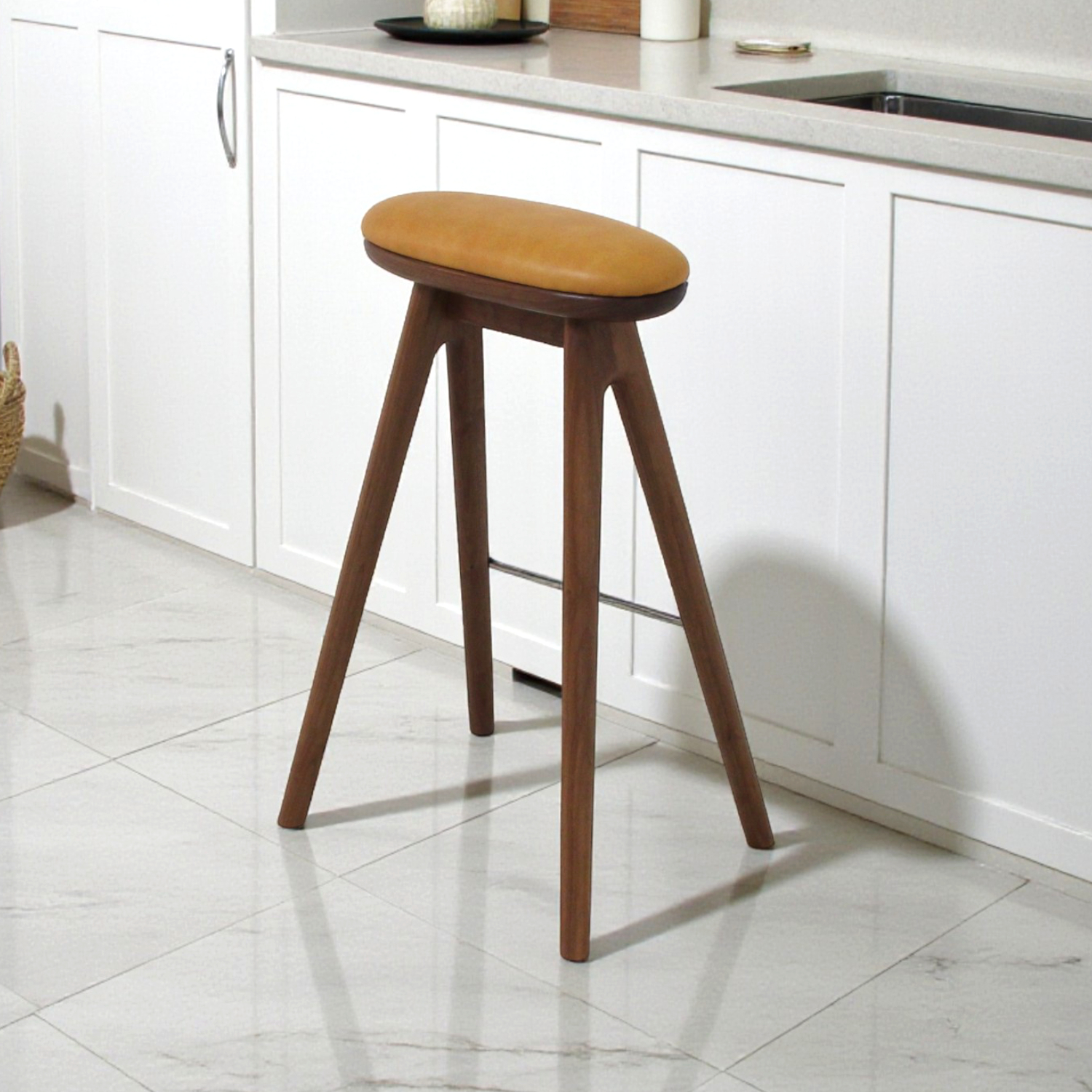 カプセル スツール｜日本製｜ウォールナット ブラックチェリー レッド