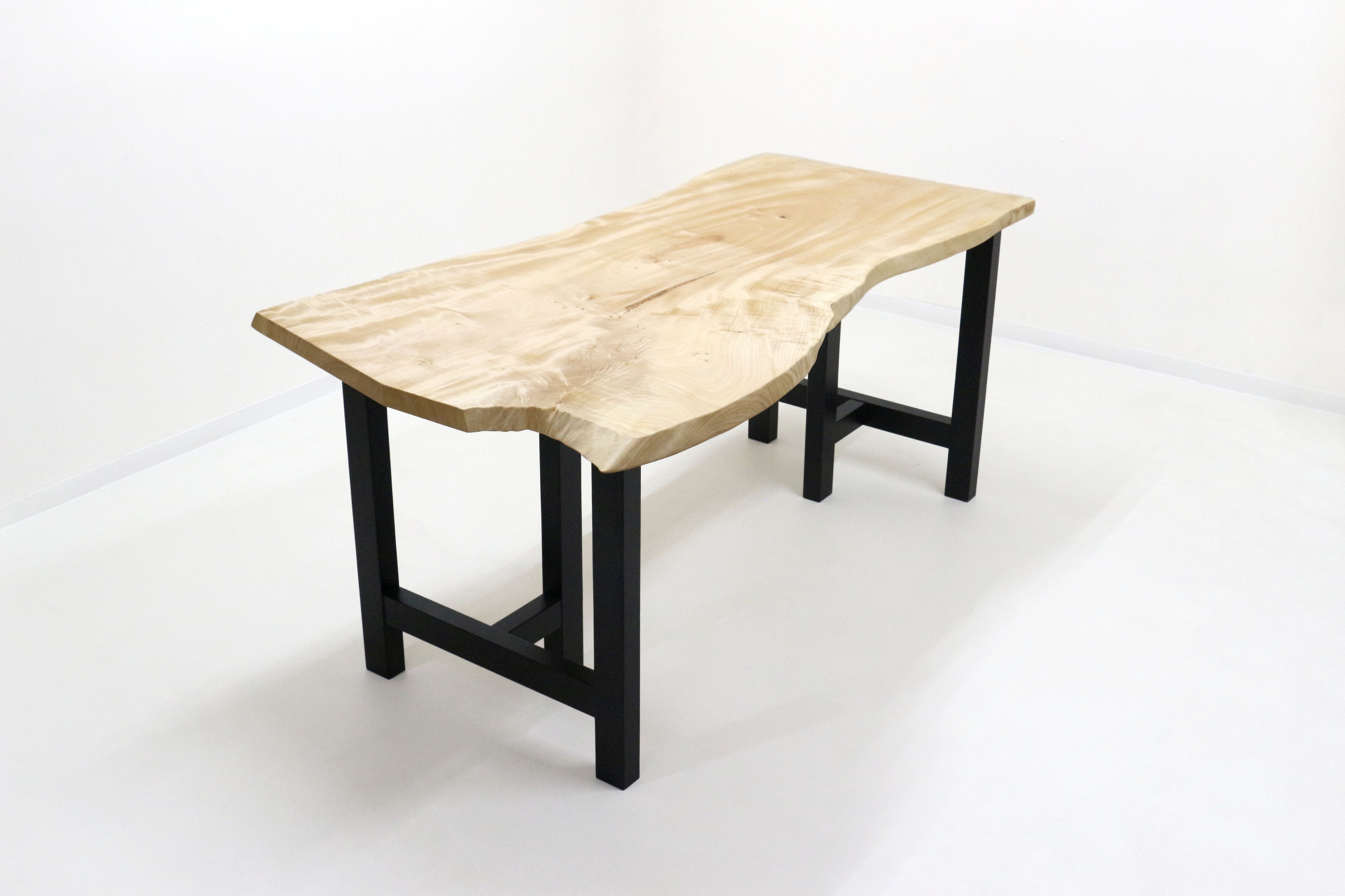 栃（トチ） 一枚板 ダイニングテーブル／1570mm 【A8384