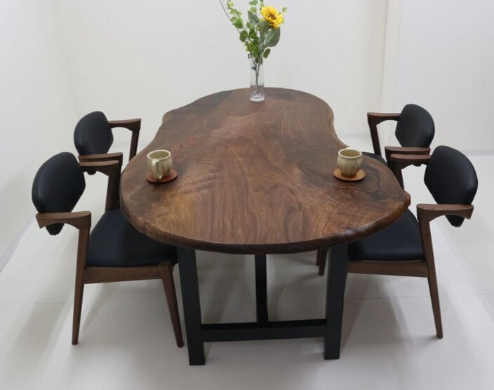 ウォールナット 一枚板 ダイニングテーブル／1630mm 【A7885