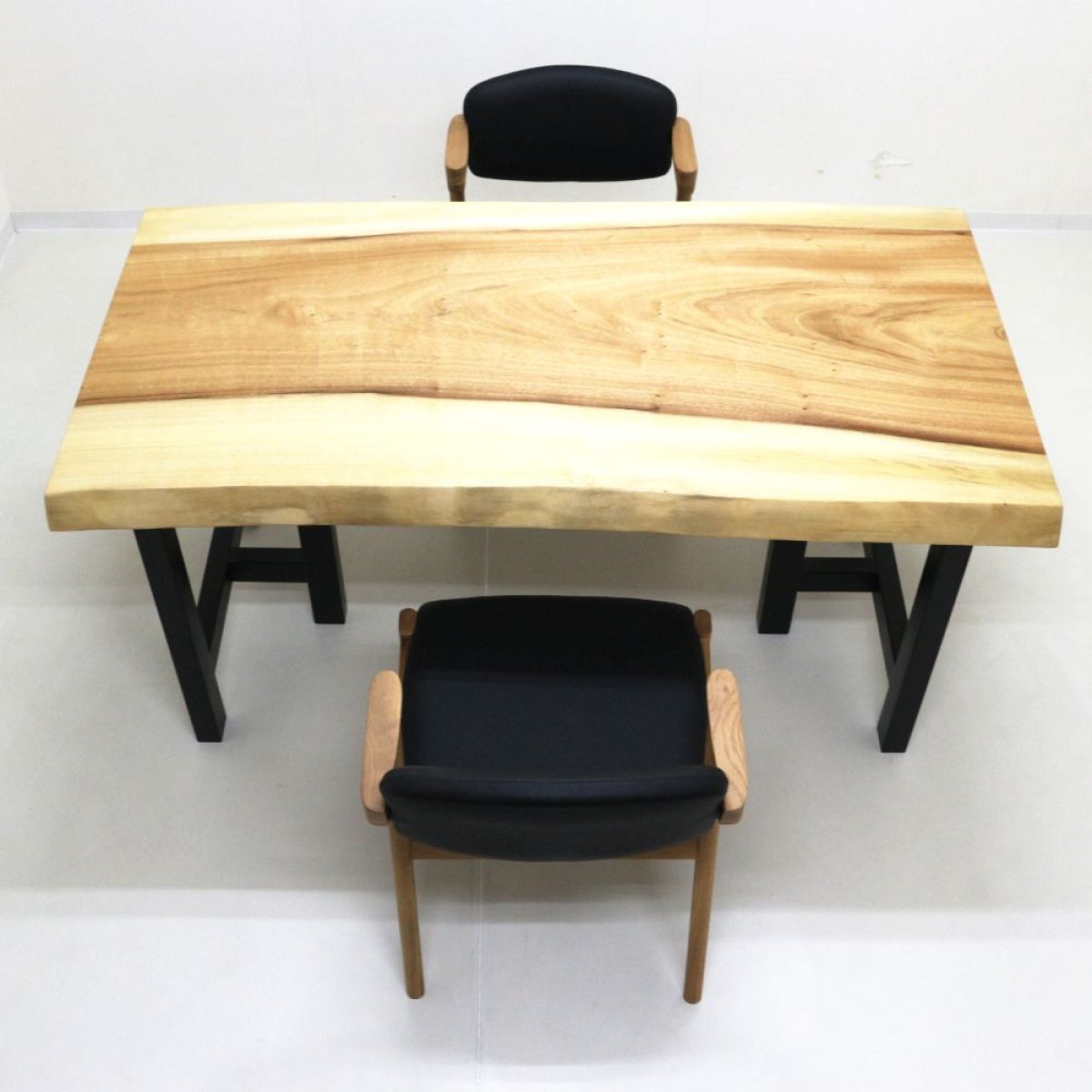 楠 一枚板 ダイニングテーブル／1450mm 【A8234】 | 【一枚板テーブル