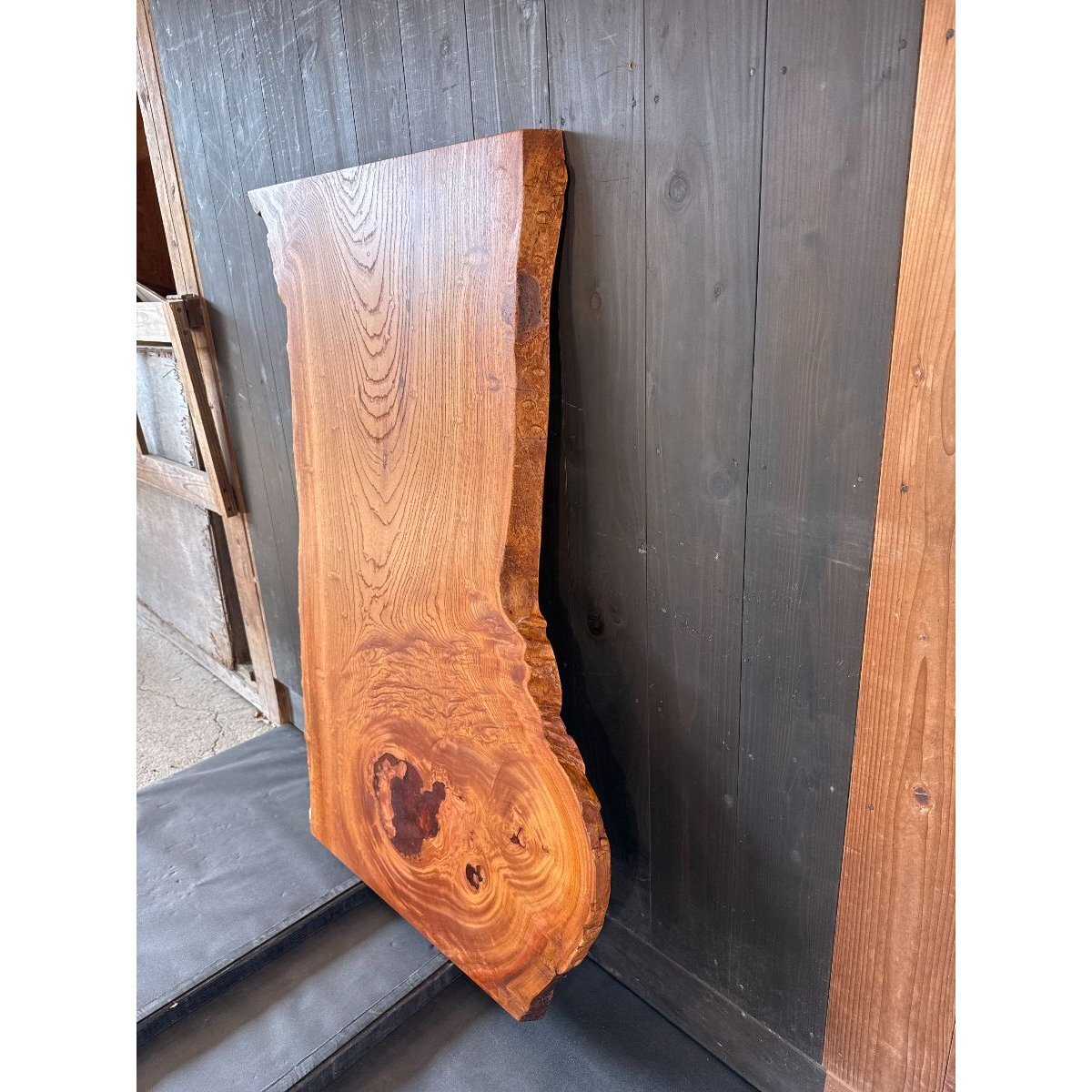 欅（ケヤキ）一枚板天板／1240mm 【A8513】 | 【近藤工芸】