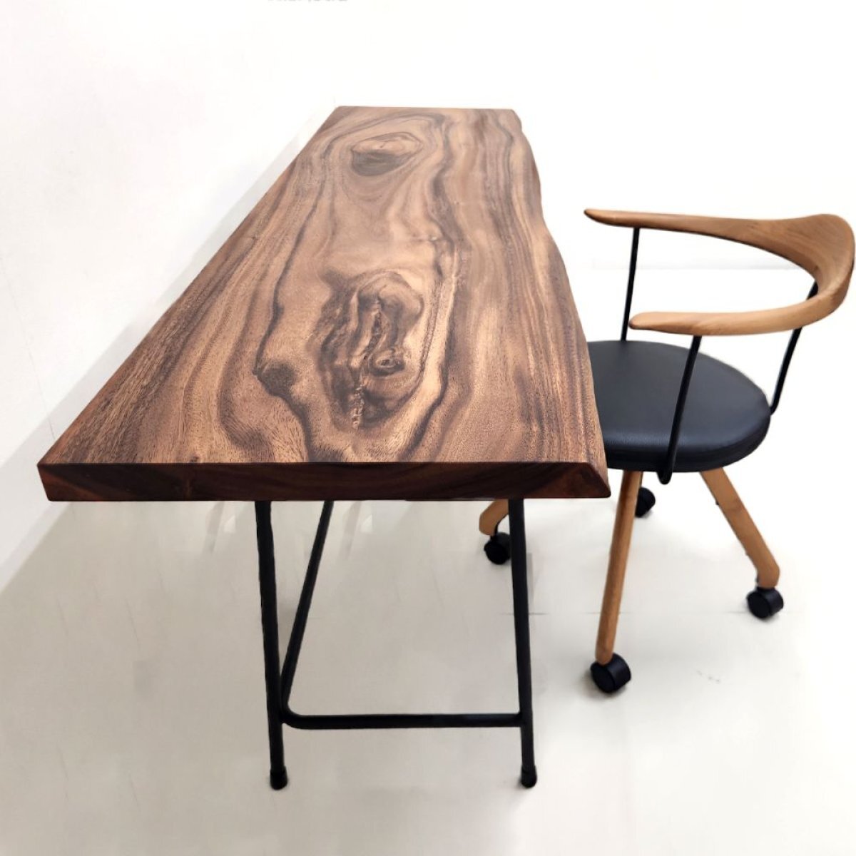 モンキーポッド　厚板ブロック　縮み虎杢　美杢　585×222×59 100サイズ  モンキーポッド一枚板 | 家具の西口木工