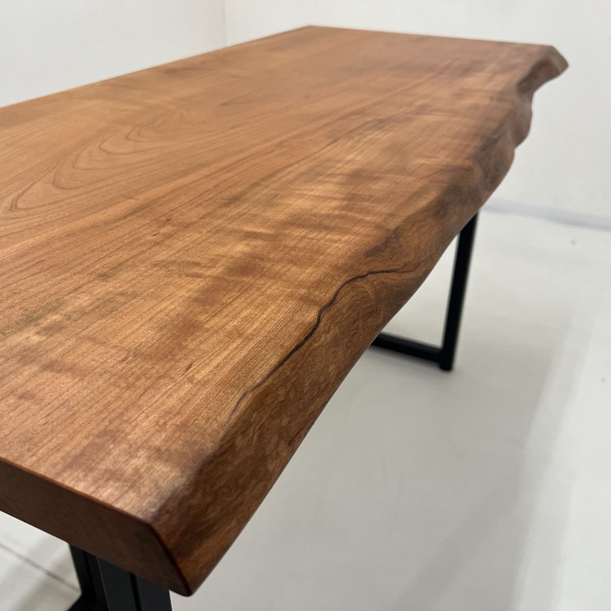 本桜（ホンザクラ）一枚板天板／1210mm 【A8913】 【一枚板テーブル