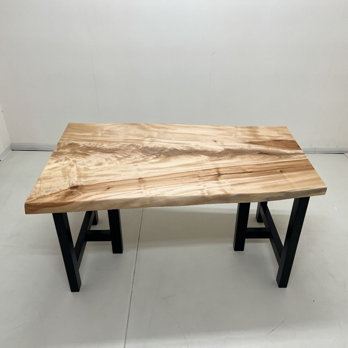 栃（トチ）一枚板天板／1280mm 【A8912】 【一枚板テーブル・無垢材