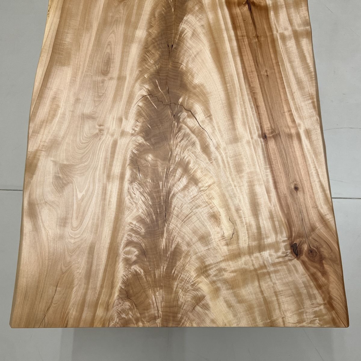 栃（トチ）一枚板天板／1280mm 【A8912】 【一枚板テーブル・無垢材