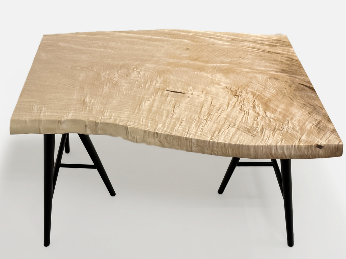 栃（トチ） 一枚板 ダイニングテーブル／1138mm 【A8710