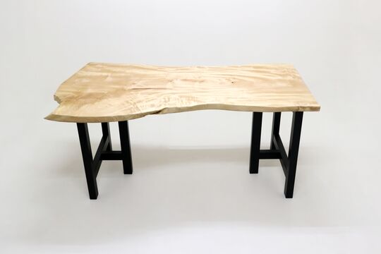 栃（トチ） 一枚板 ダイニングテーブル／1570mm 【A8384】 【一枚板